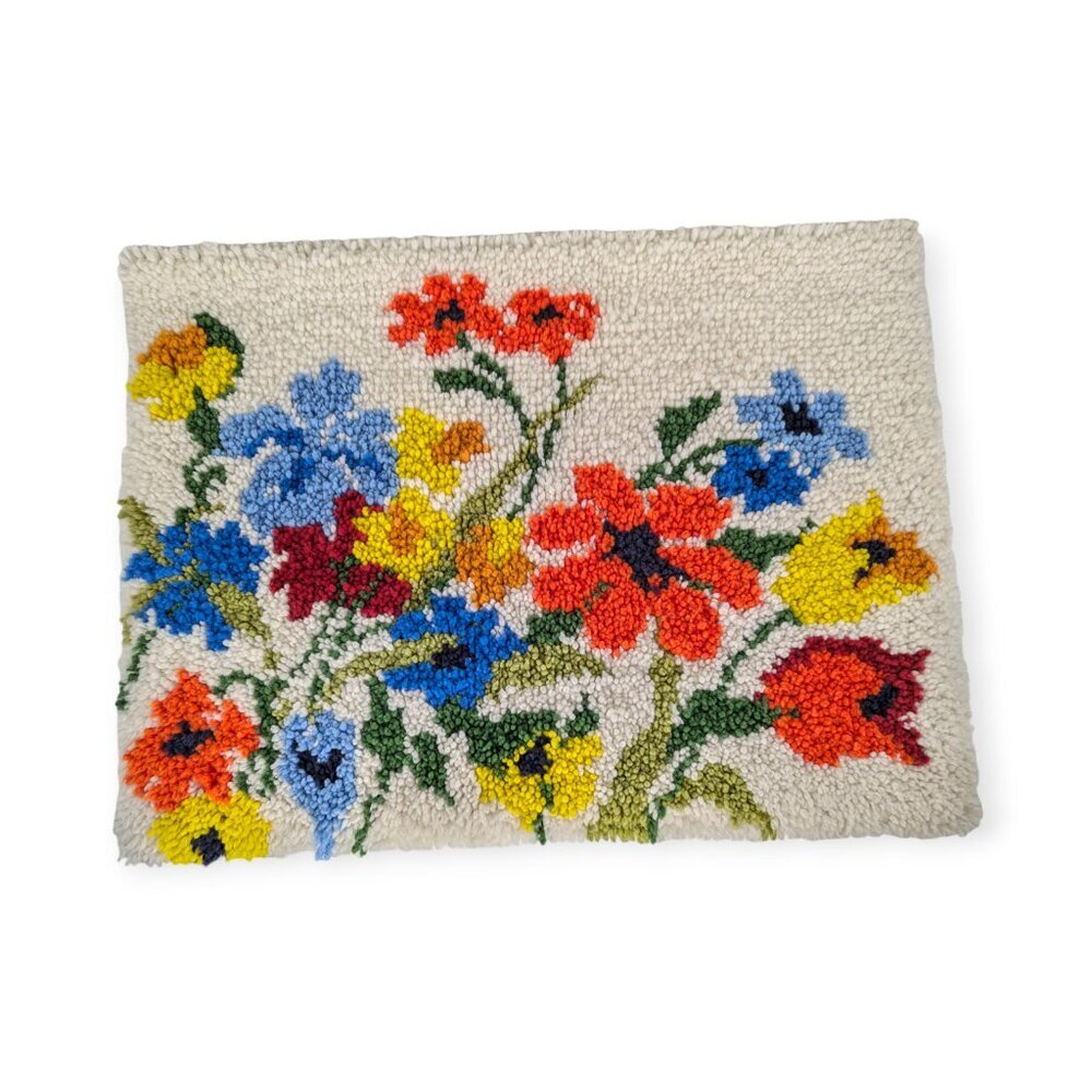 Vintage Handmade Latch Hook Bright Floral Rug 27.5" x 20.5"